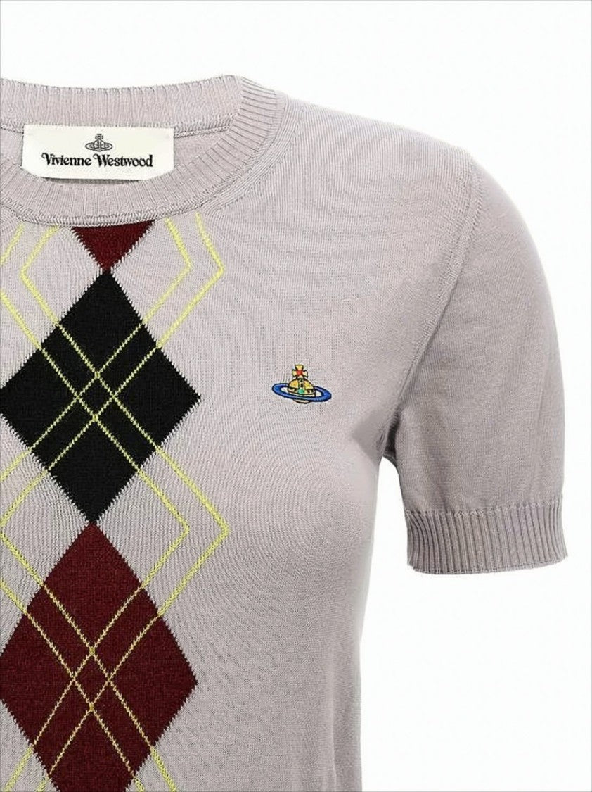 Fitted Knit Sweater with Classic Argyle Pattern