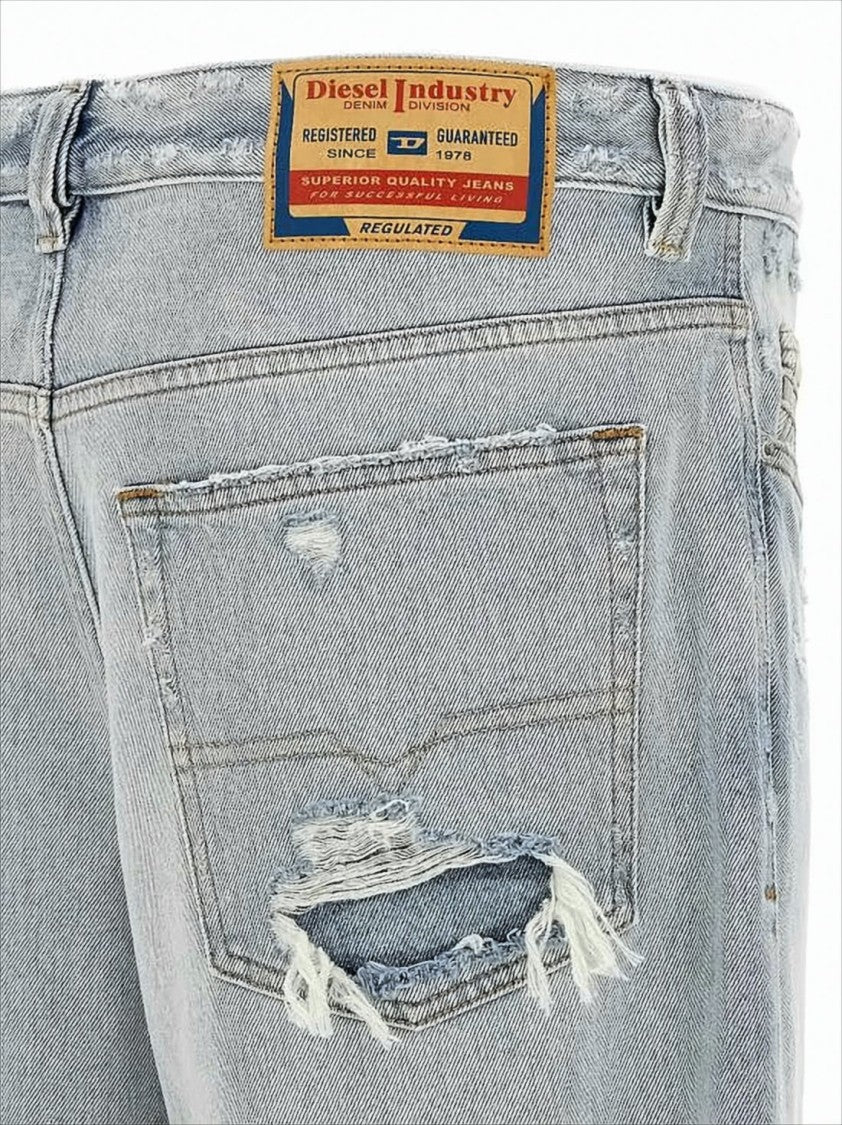 Light-Wash Denim Pants with Distressed Details