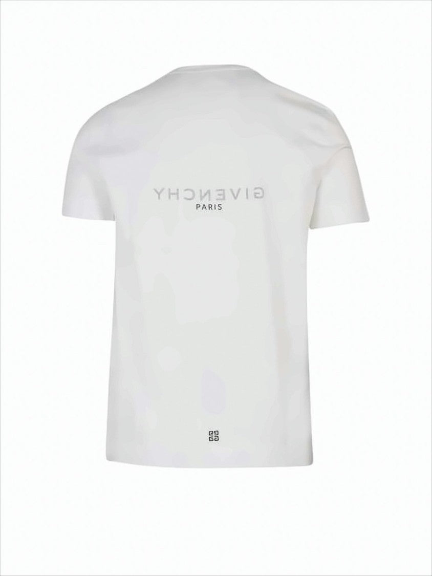 Minimalist Crew Neck T-Shirt with Bold Logo Detail