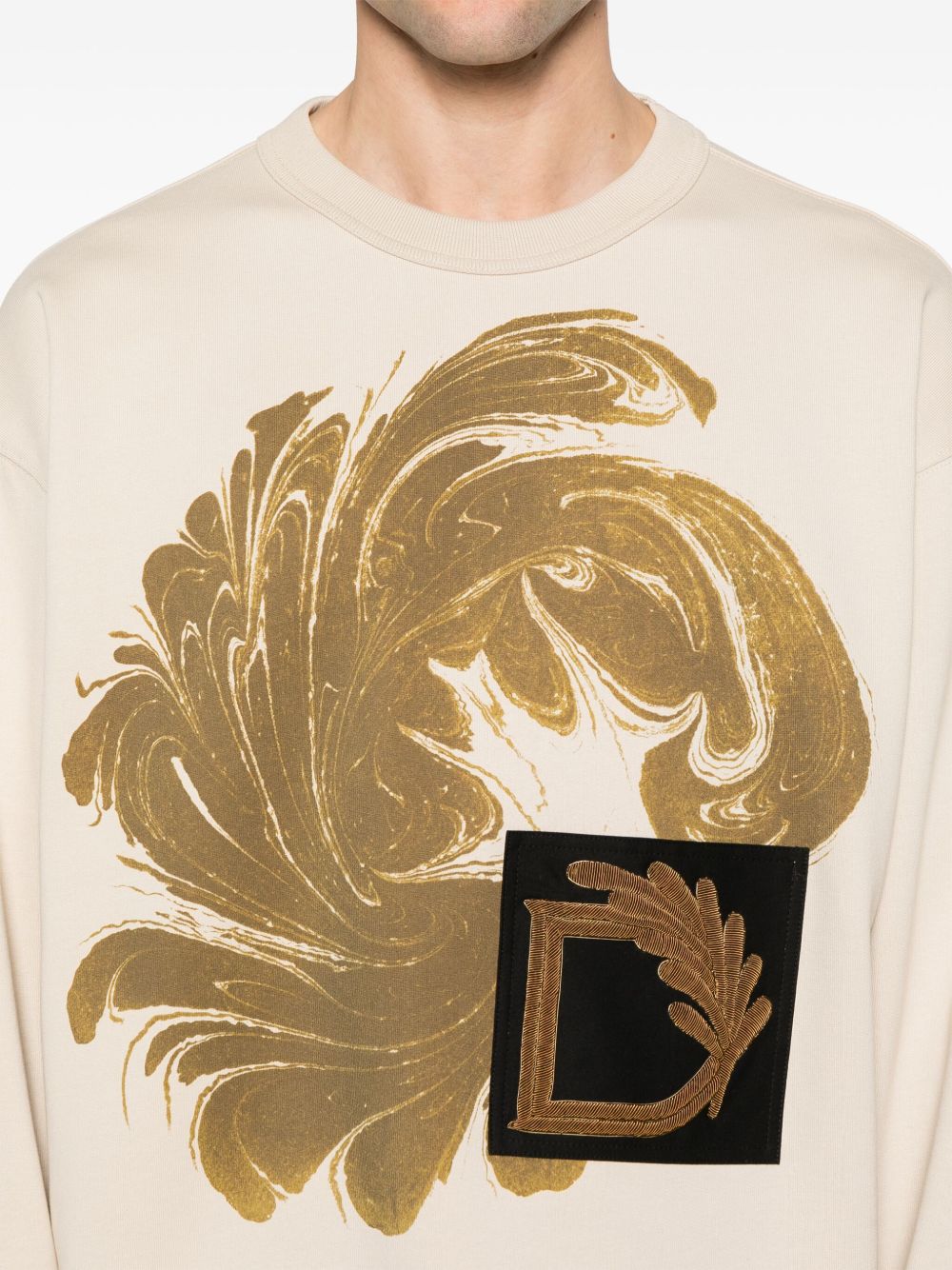 Long-Sleeved Crew Neck Sweatshirt