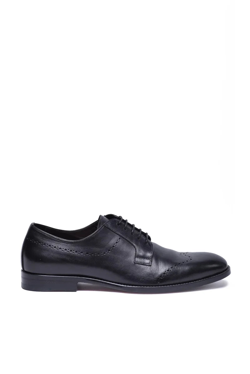 Perforated Lace-up Shoes - Black