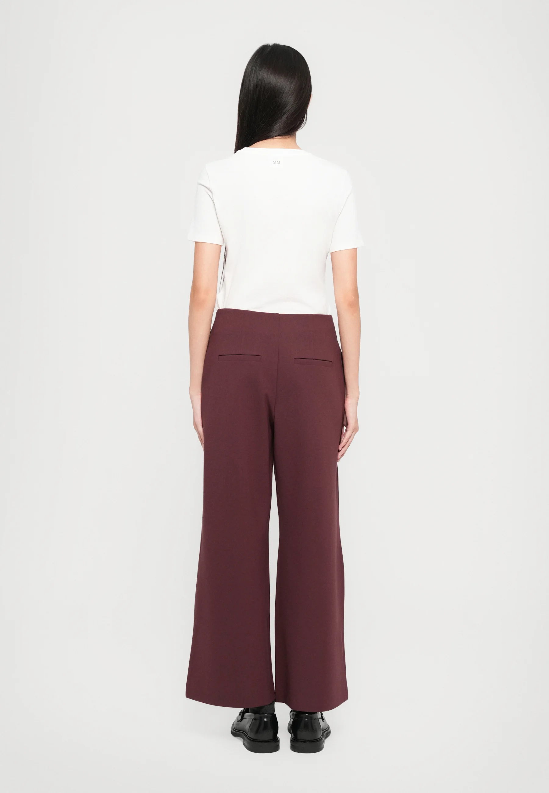 Wide-Leg Pants With Smooth Front