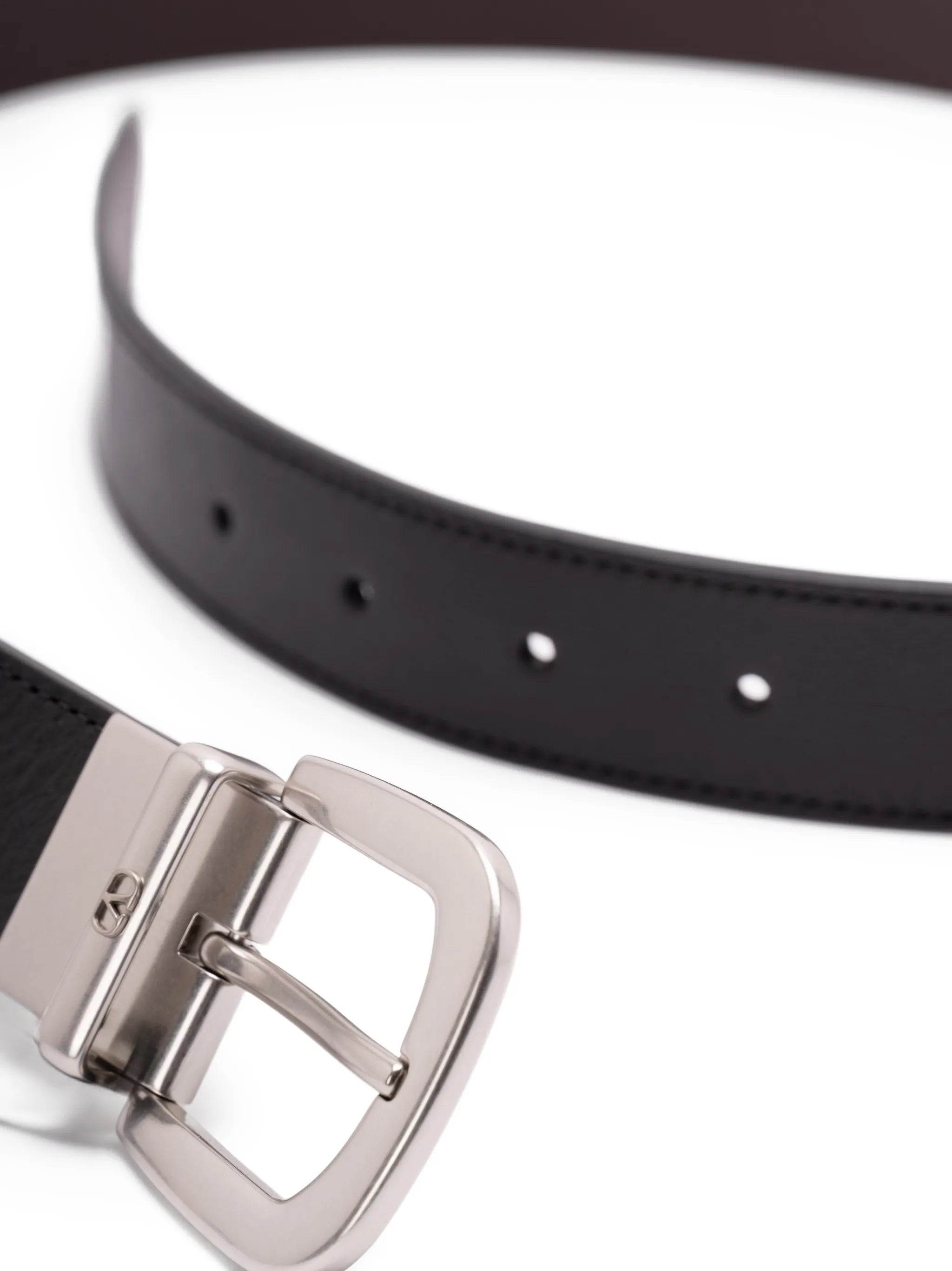 Black Minimalist Smooth Leather Buckle Belt