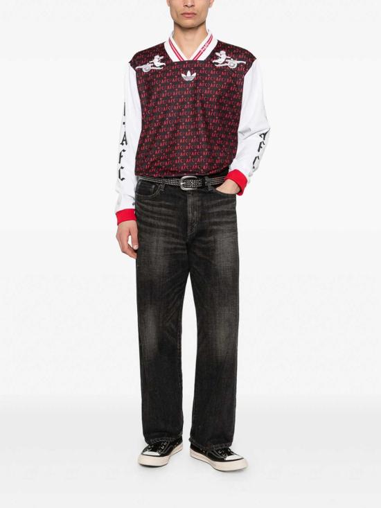 Long-Sleeve Training Shirt With Bold Graphic Design
