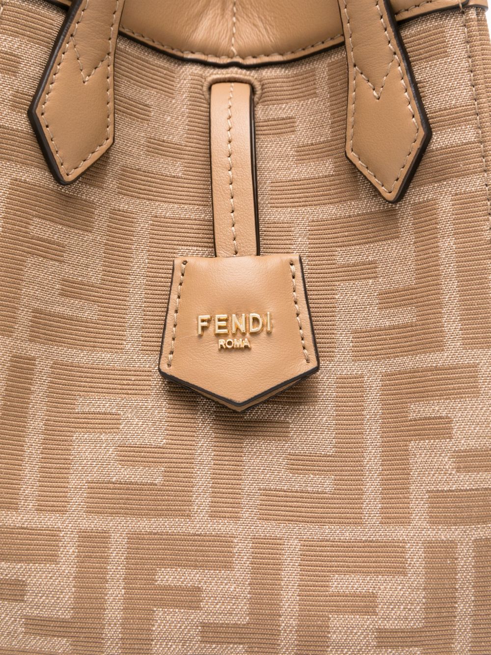 Structured Bag with Clean Lines and Spacious Interior