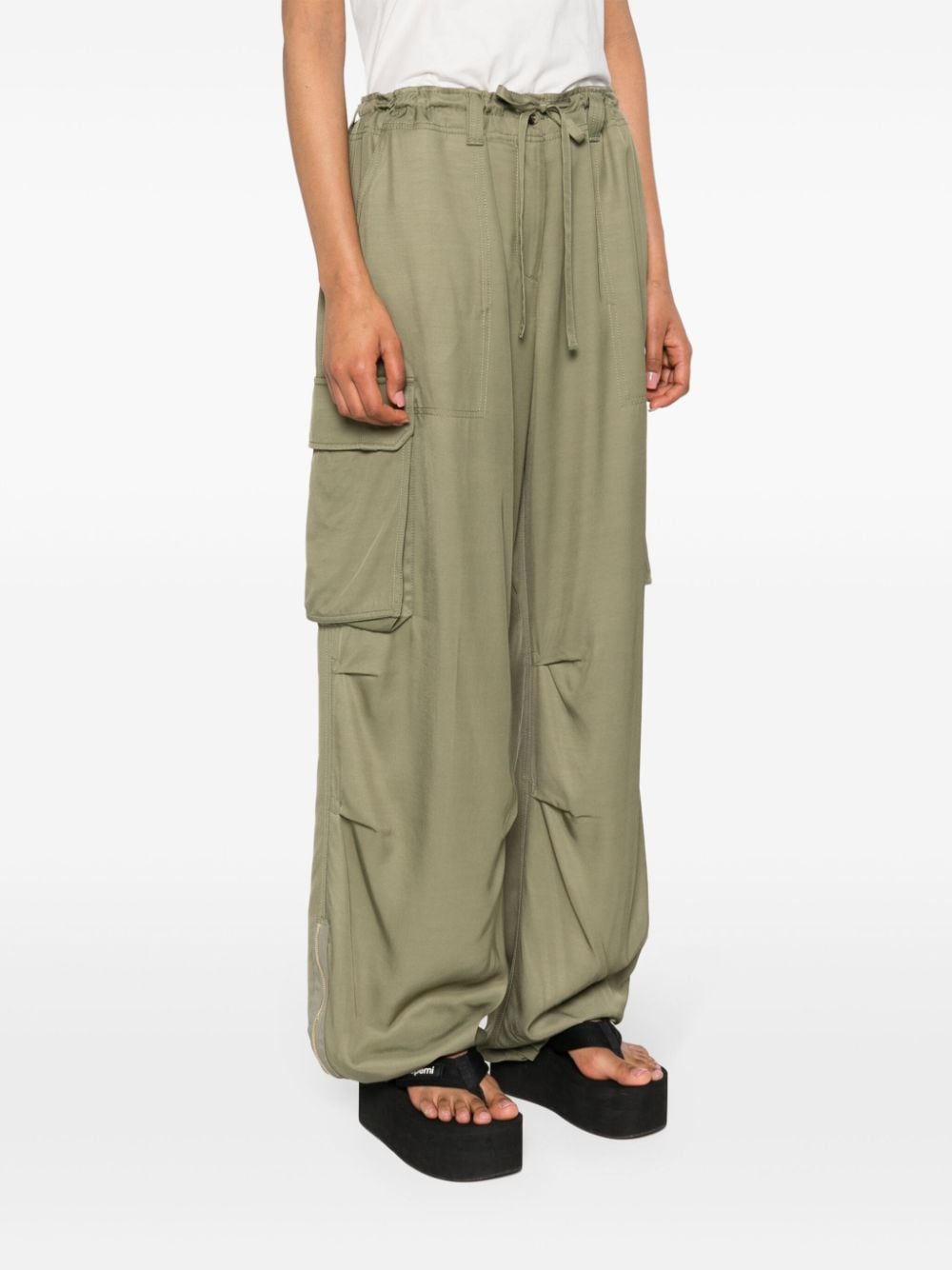 Wide-Leg Trousers with Functional Cargo Pockets