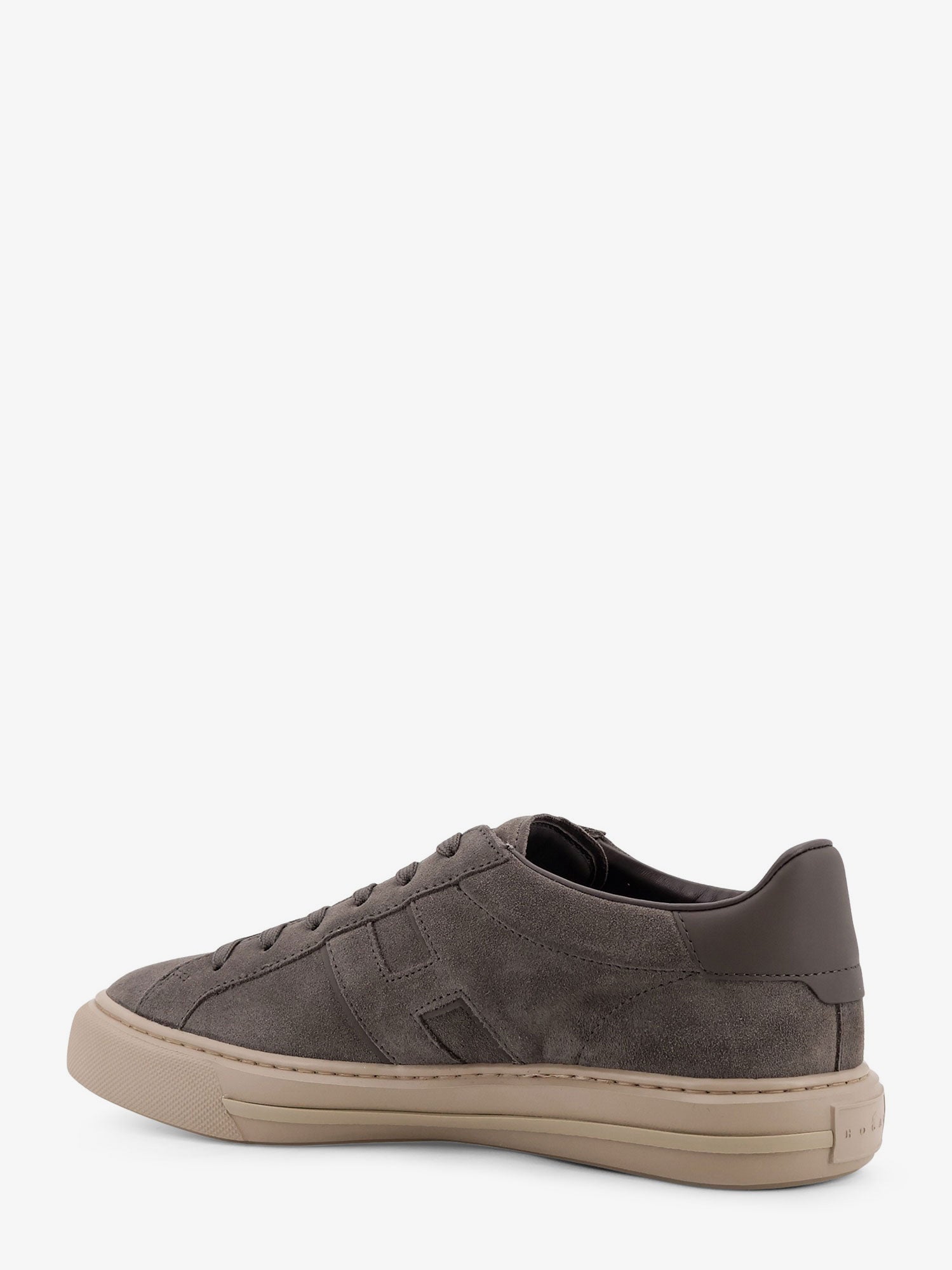 Low-Top Lace-Up Shoes In Graphite Mutton