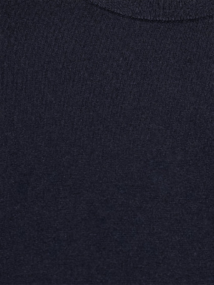 Short-Sleeve Minimalist Sweater with Classic Crew Neckline
