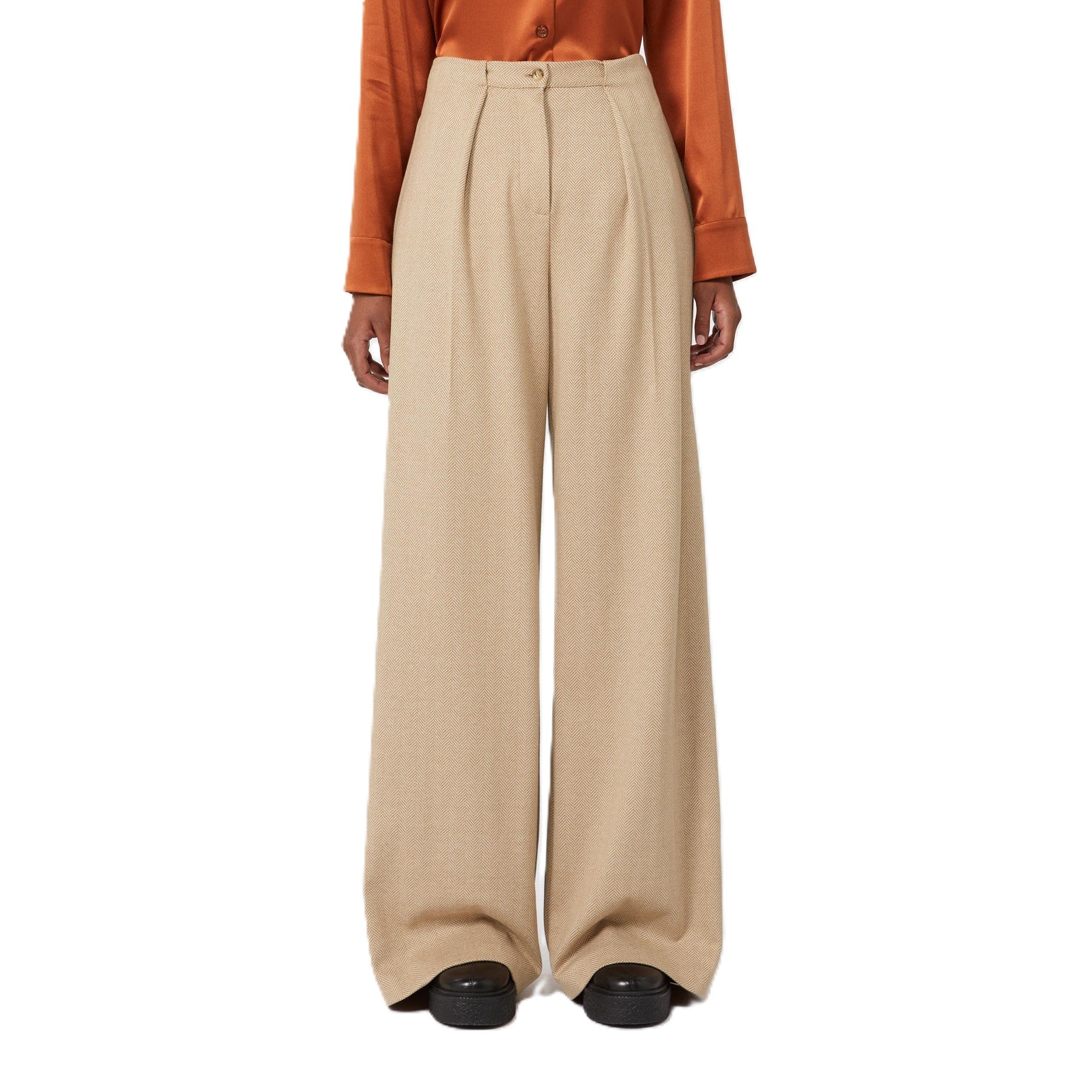 Tailored Wide-Leg Trousers With Front Pleats