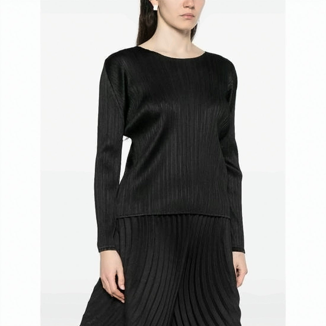Textured Pleated Black Long-Sleeve Top