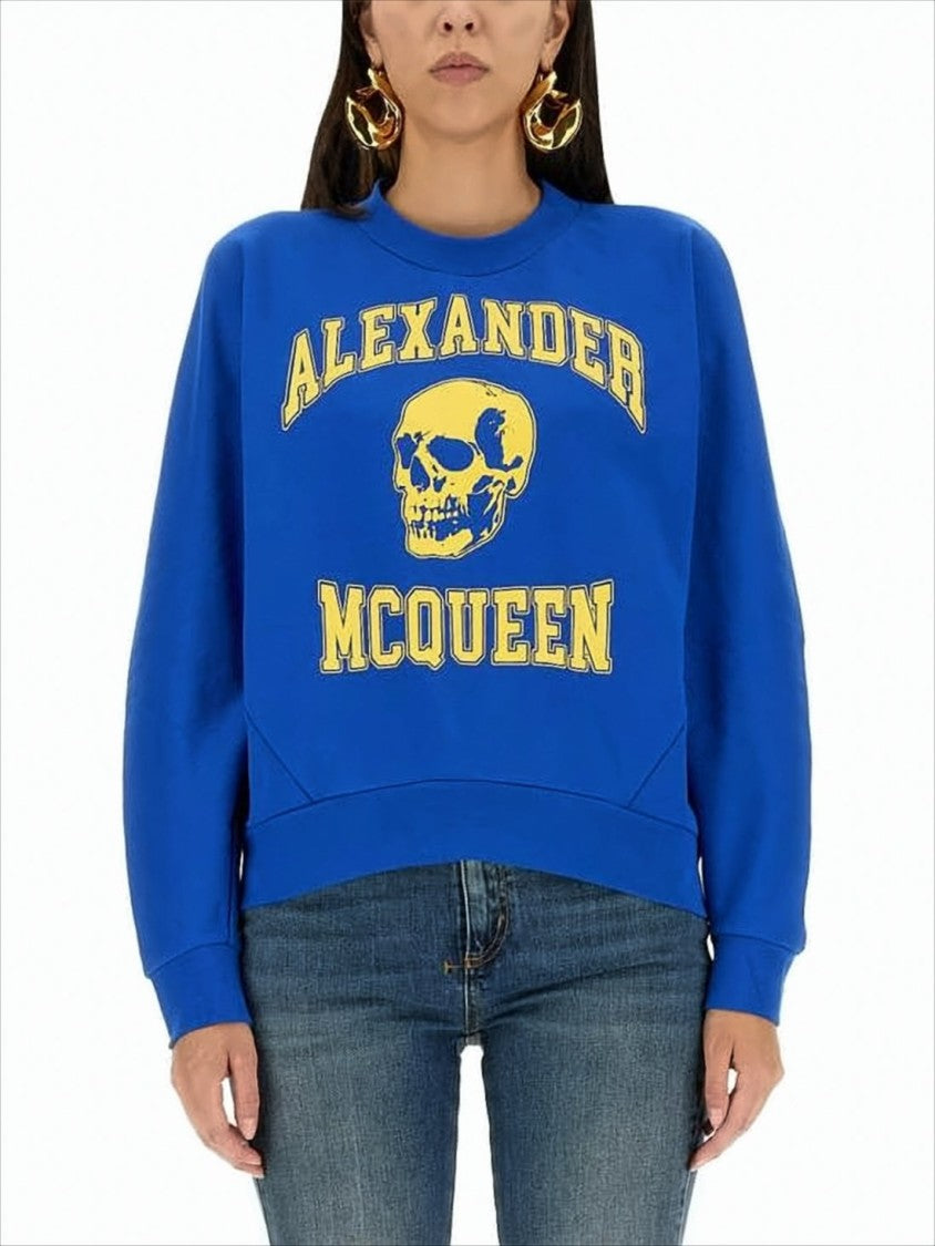 Long-Sleeve Sweatshirt with Iconic Skull Graphic