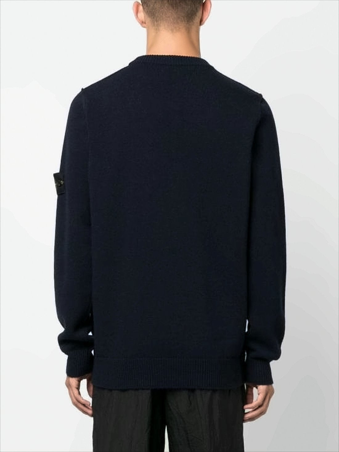 Classic Crew Neck Knit Sweater with Distinctive Logo Patch