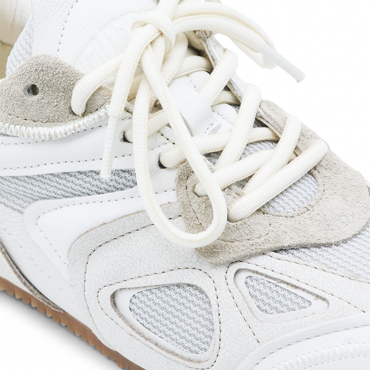 Low-Top Sneakers with Clean Aesthetic