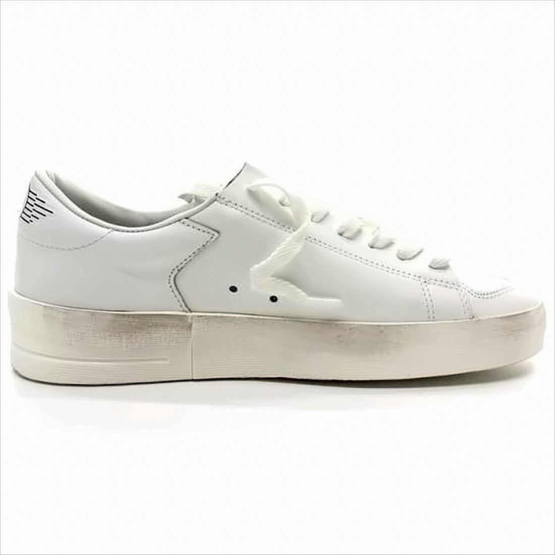 Low-Top Sneakers with Subtle Star Detail