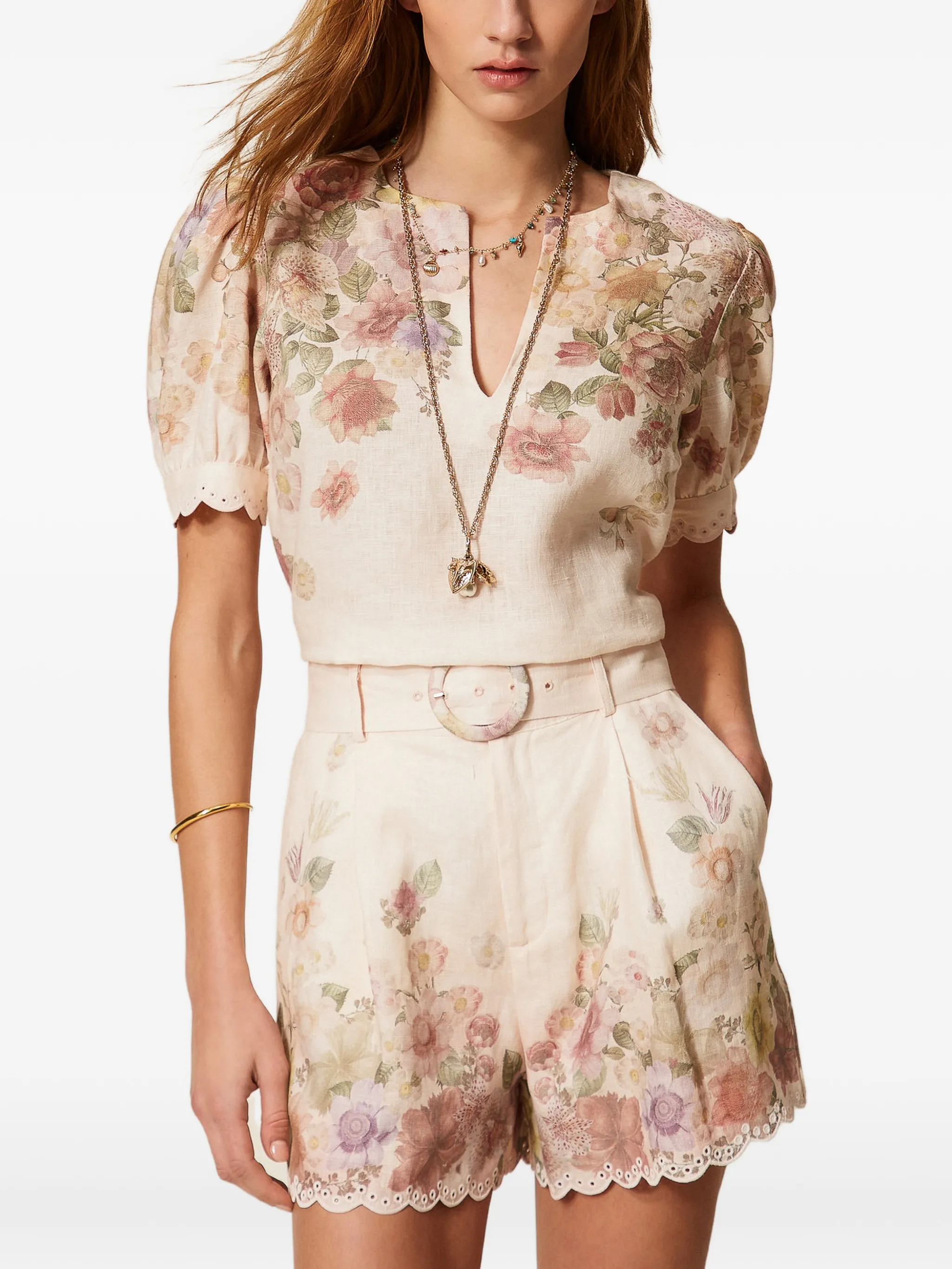 High-Waisted Shorts with Scalloped Edge and Floral Print