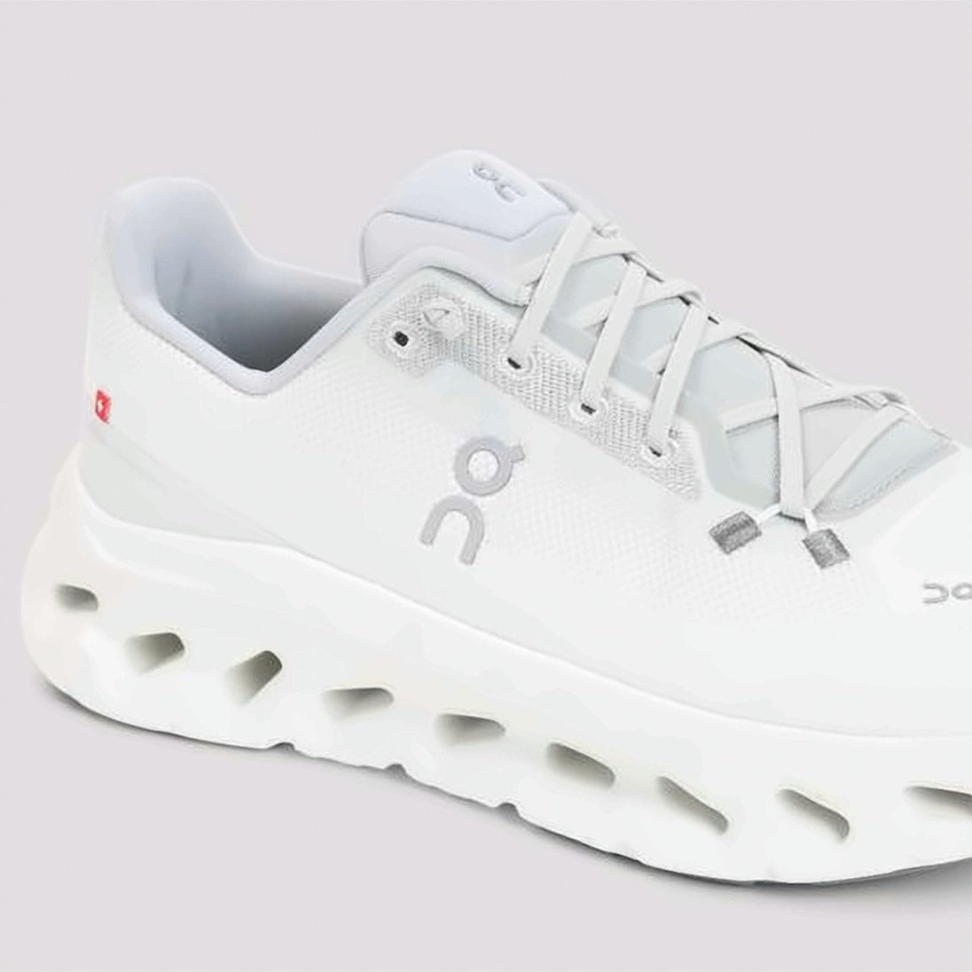 Contemporary White Sneakers with Breathable Upper