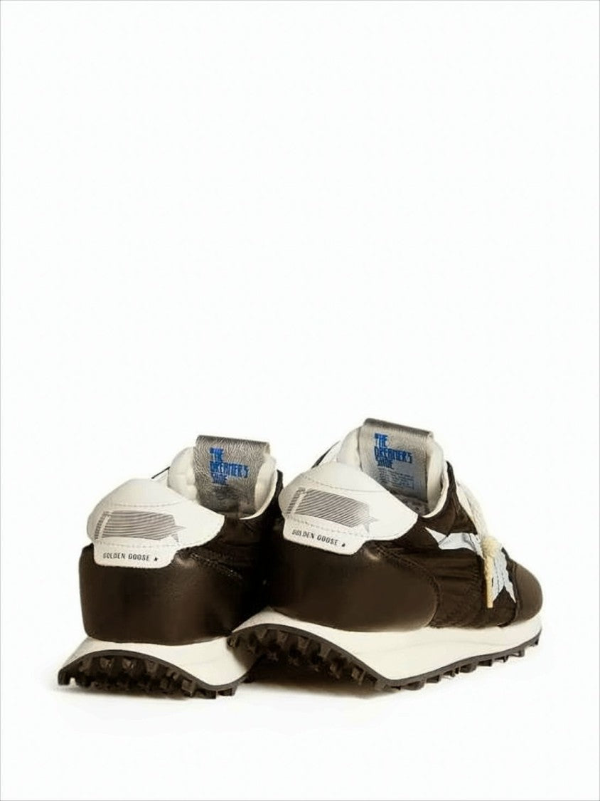 Low-Top Sneakers With Star Accents And Blue Label