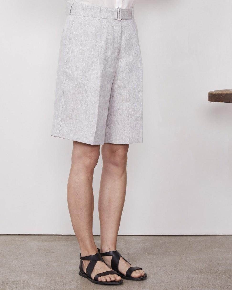 High-Waisted Beige Shorts With Permanent Pleat