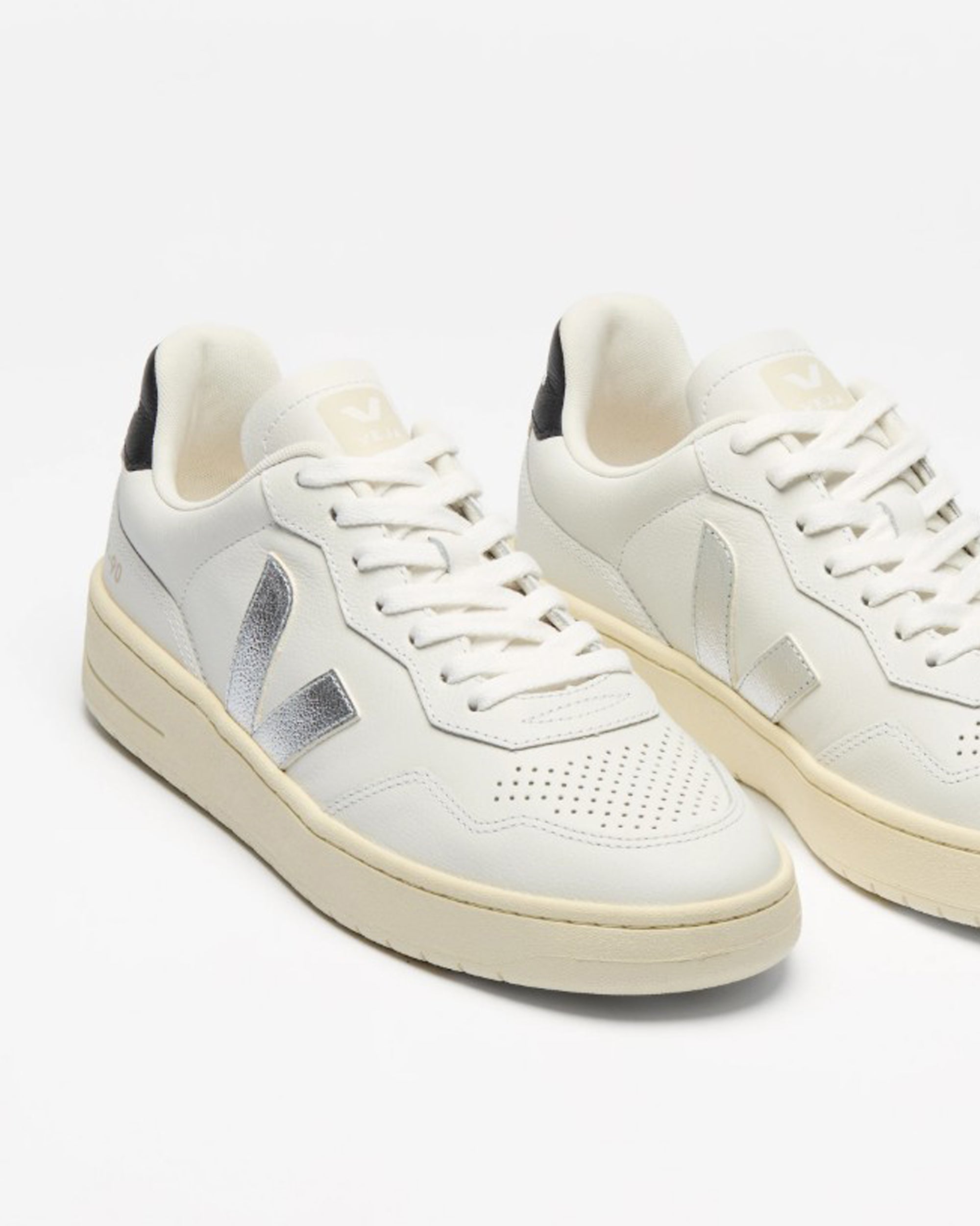 V-90 O.T. Sneakers In White Silver Black