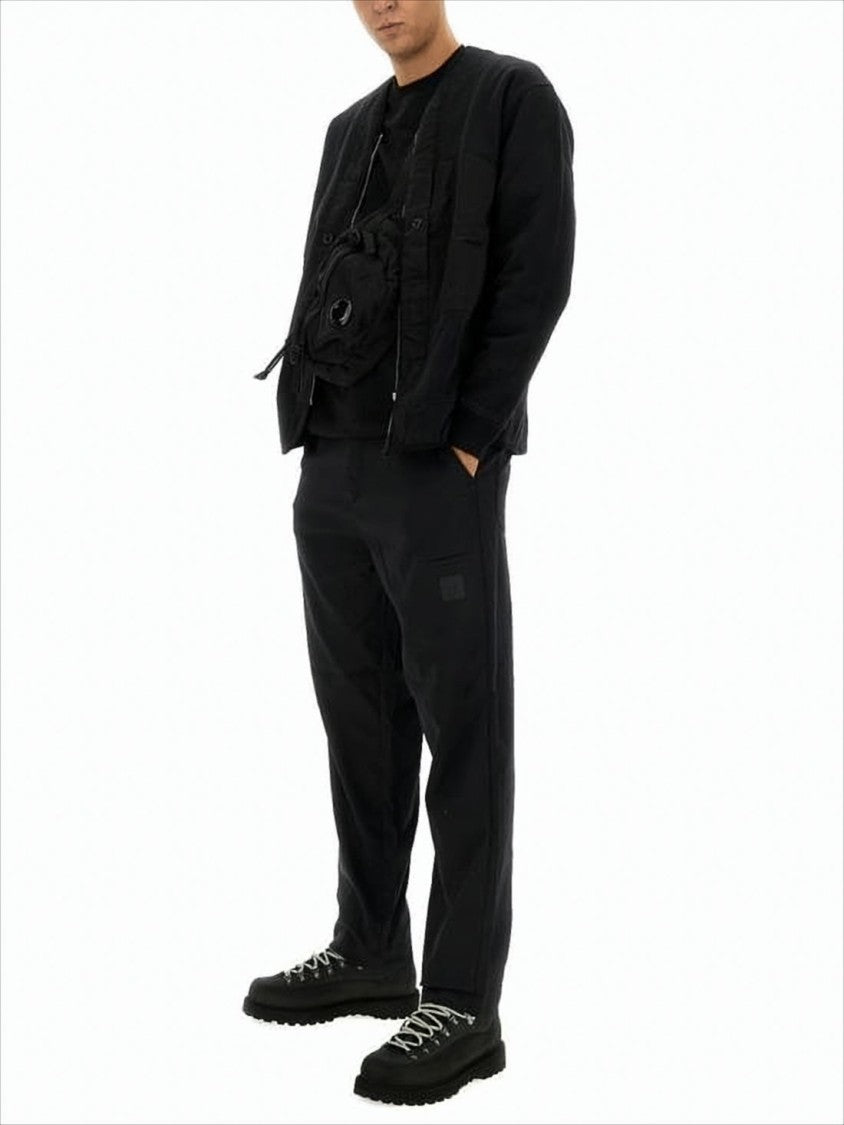 Minimalist Long-Sleeve Top With Quilted Texture And Zipper Detail