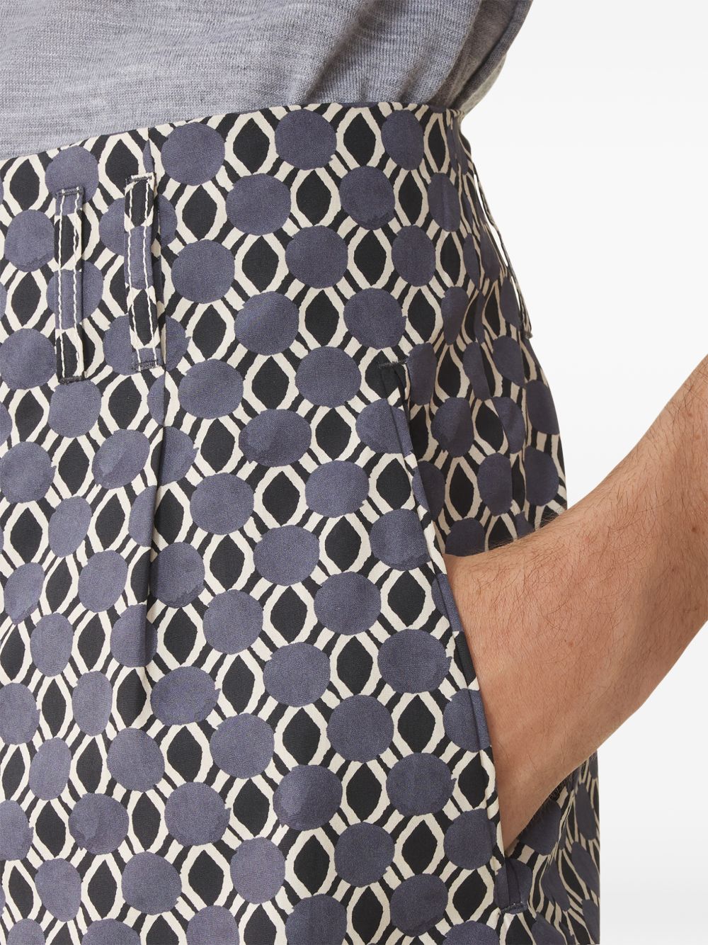 Grey Geometric Pattern Shorts With Side Pockets