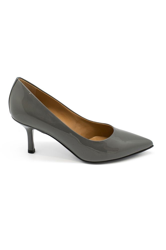 Glossy Varnished Leather Pumps With Pointed Toe