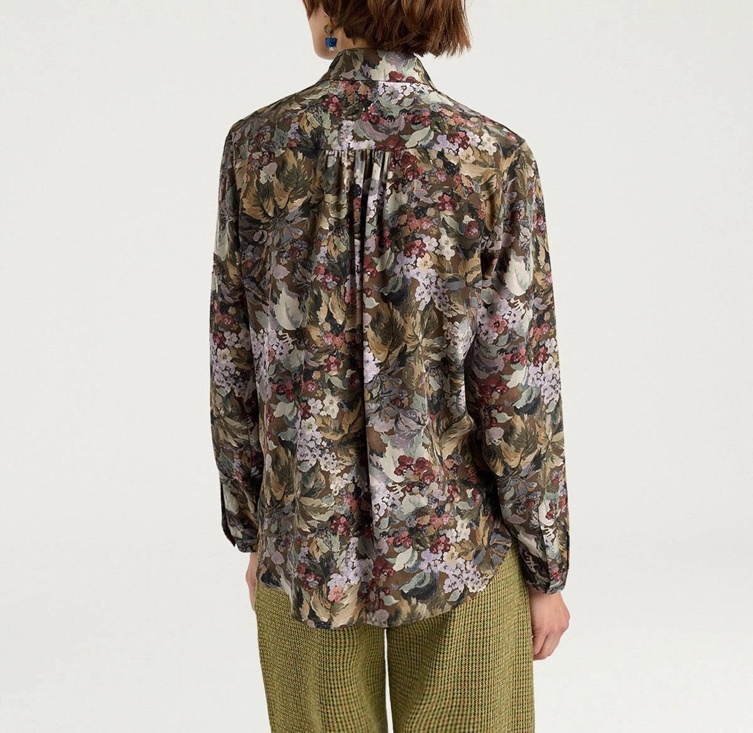 Vibrant Floral-Patterned Shirt with Classic Collar