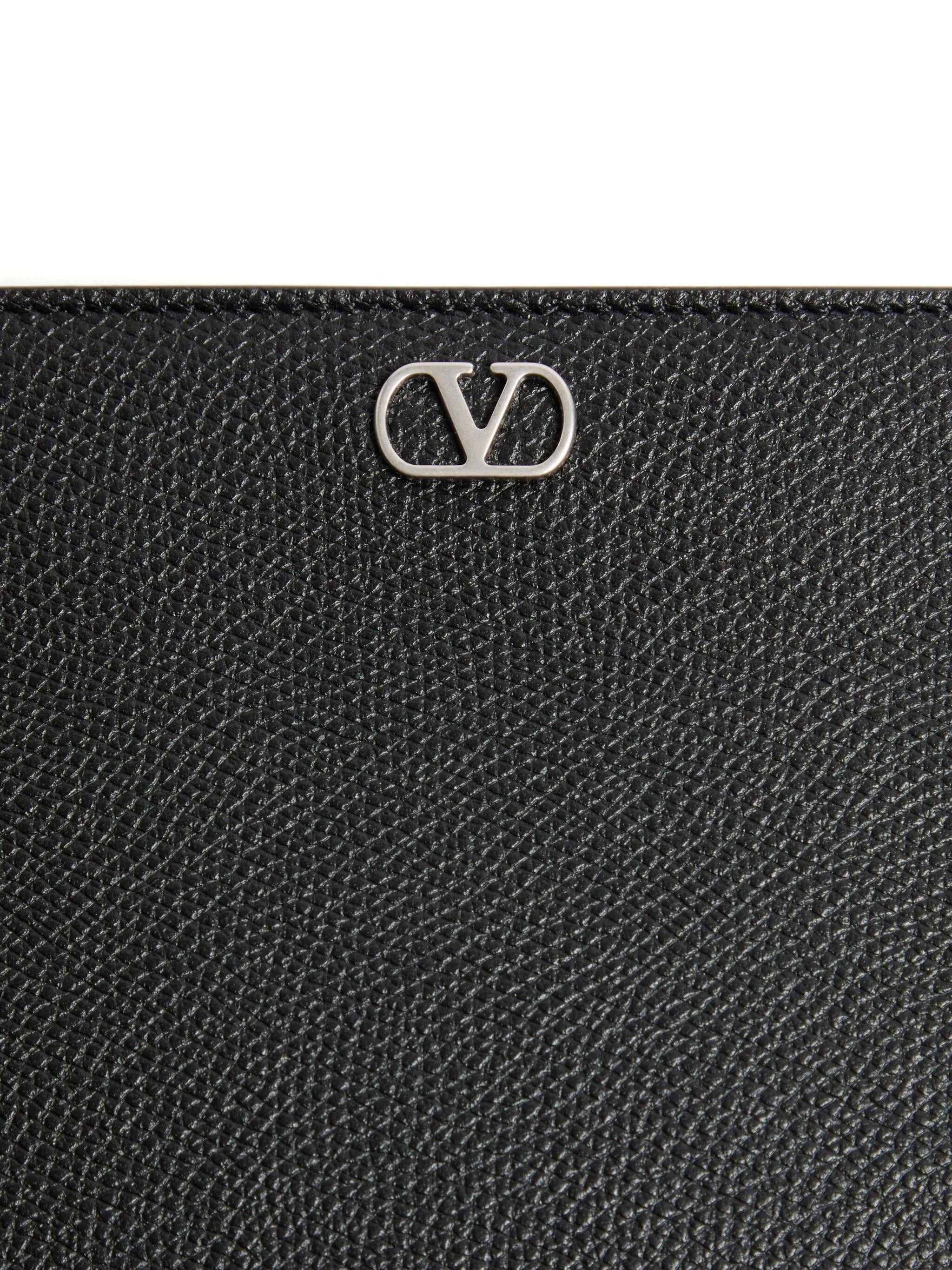 Black Pouch Vlogo Signature Leather Clutches