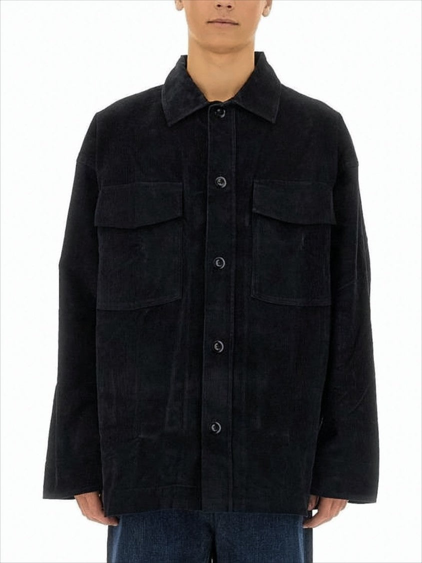 Relaxed Fit Black Long-Sleeve Shirt With Classic Collar And Button-Down Front