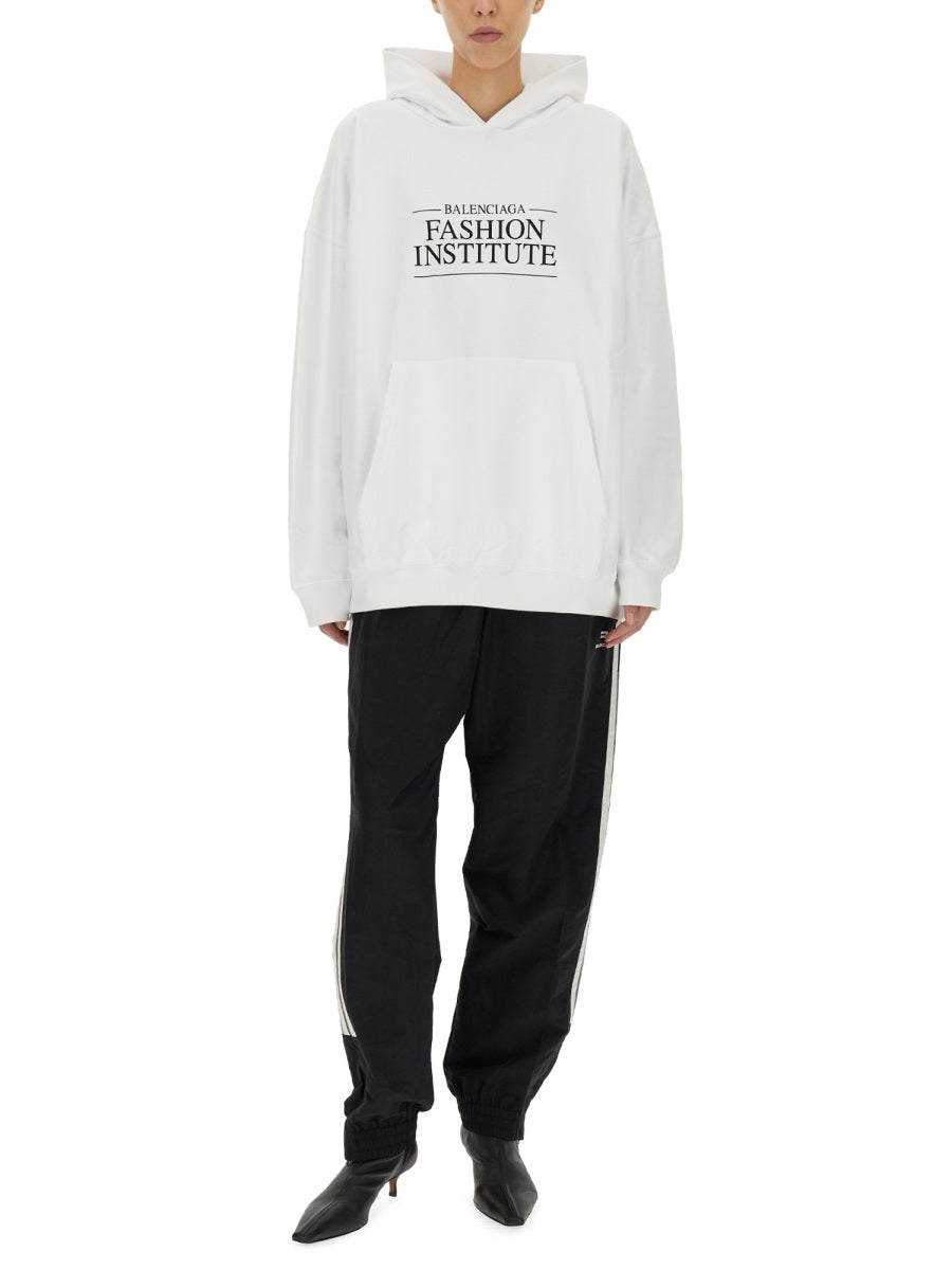 Large Fit Sweatshirt in Medium-Thickness Cotton