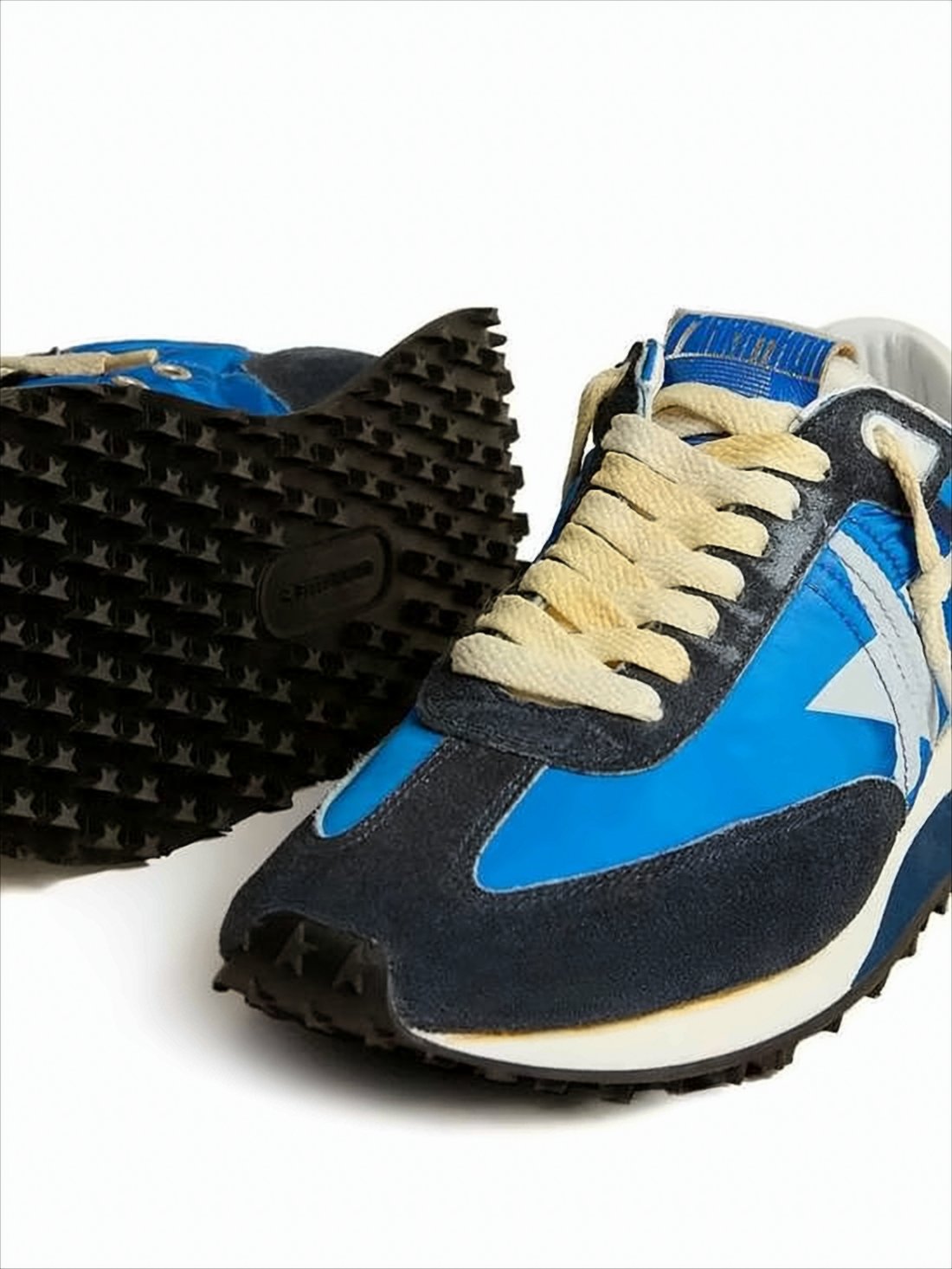 Retro-Inspired Marathon Sneakers with Star Logo