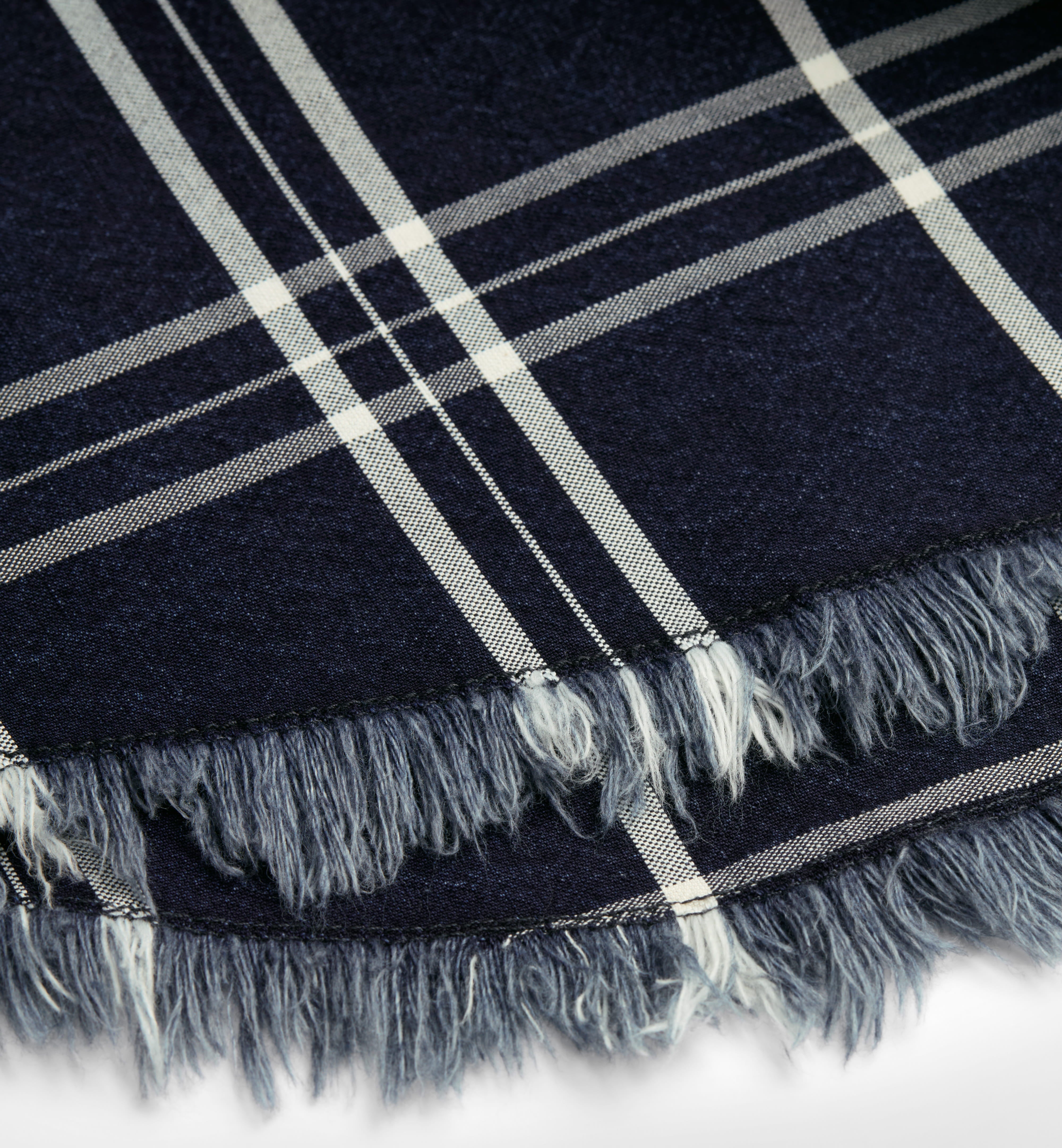 Long-Sleeve Dark Blue Plaid Shirt With Frayed Hem