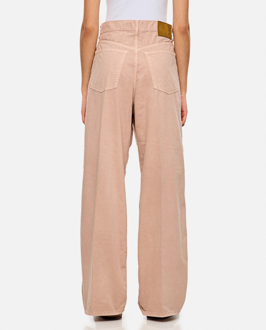 Wide High-Waisted Jeans With Relaxed Fit And Pleat Details