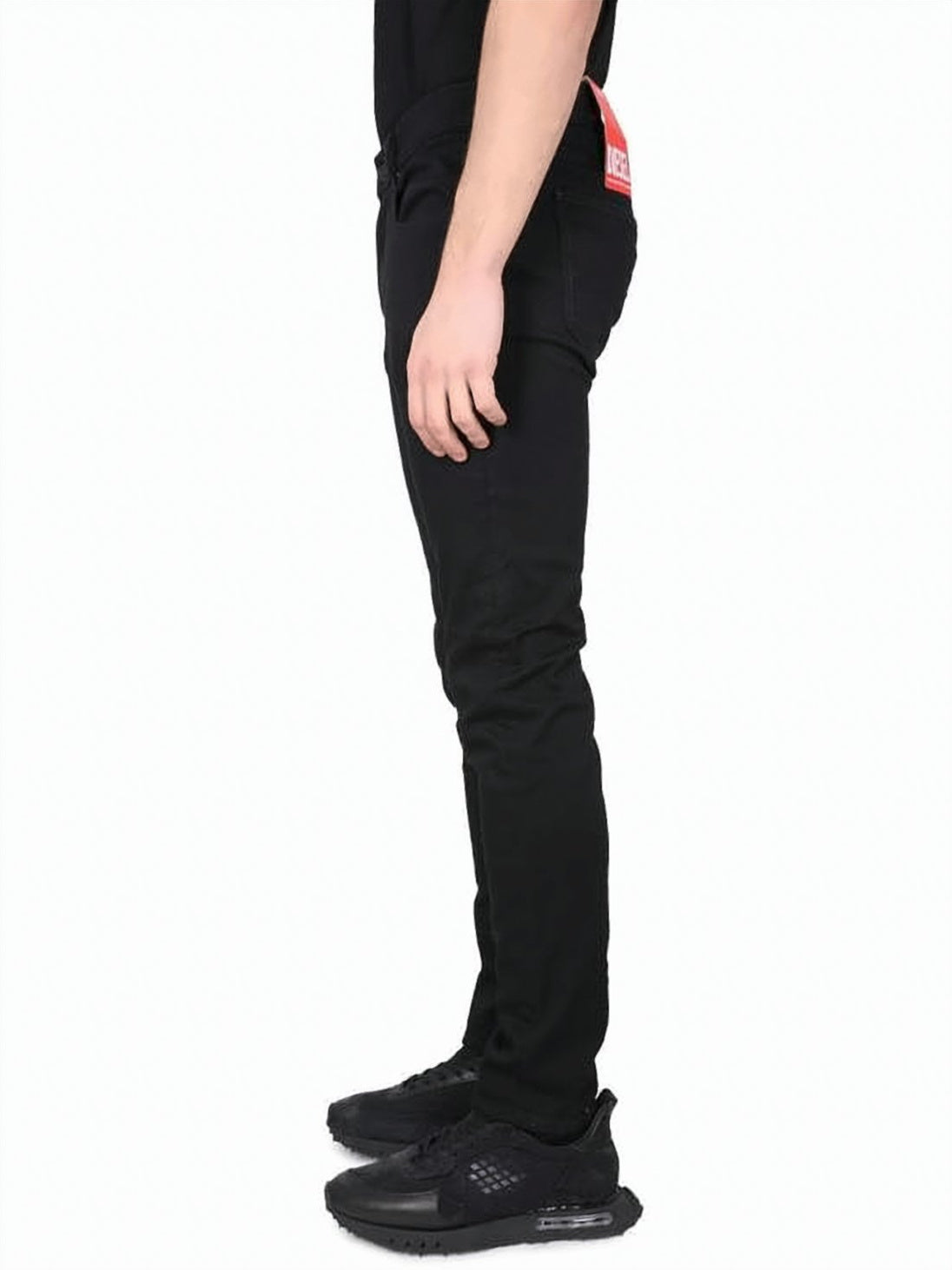 Slim-fit Jeans in Black with Tapered Ankle