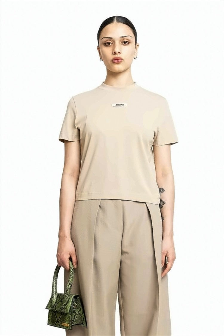 Cropped Minimalist Top with Round Neckline