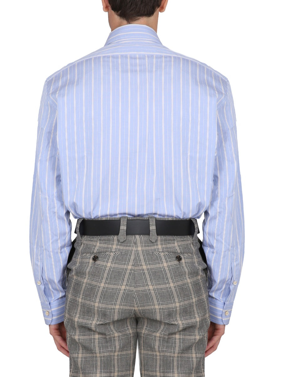 Boxy Shirt with Pointed Collar and Button Closure