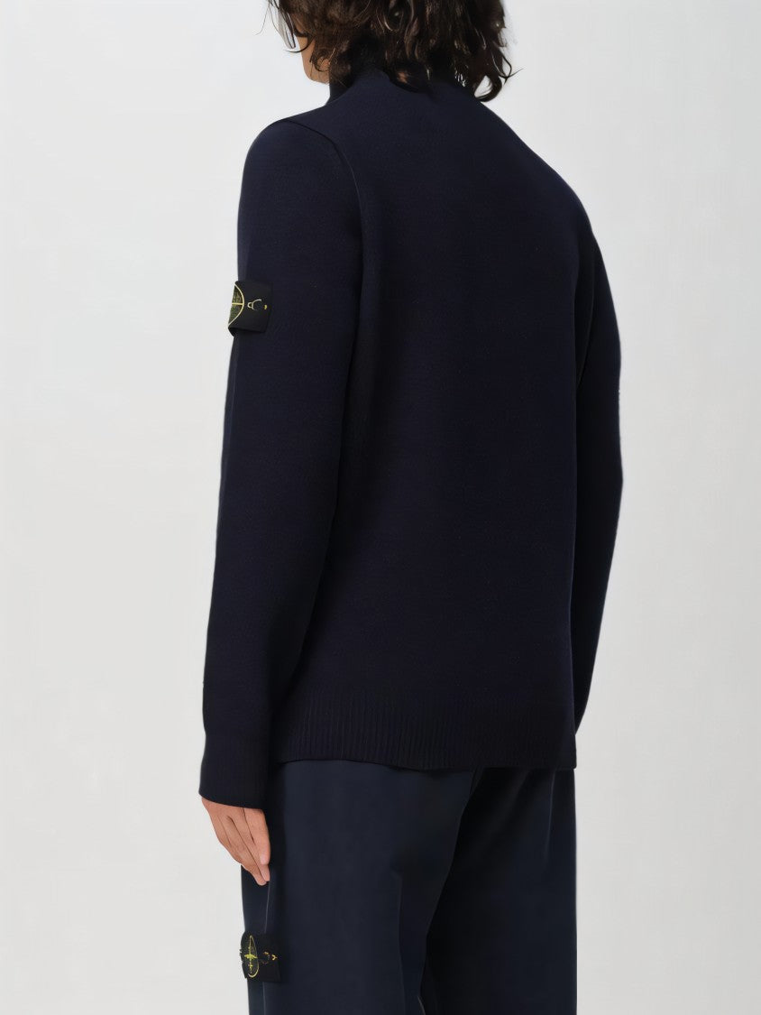 Classic Black Turtleneck With Ribbed Hem