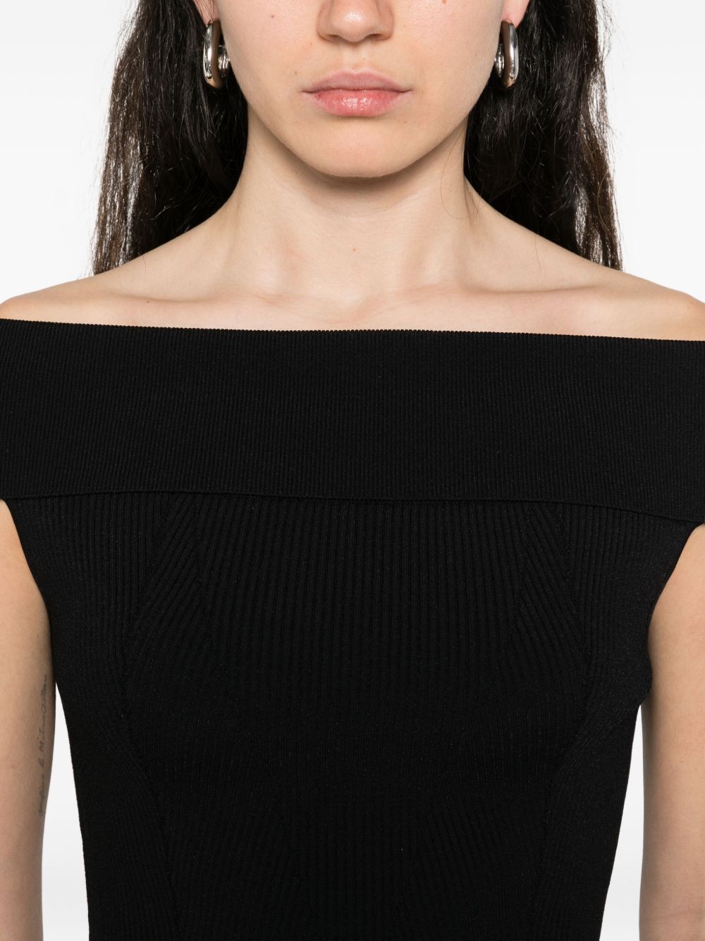 Fitted Off-Shoulder Ribbed Texture Top