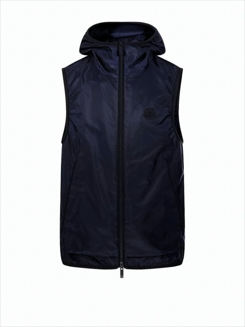 Minimalist Sleevelessvest With Front Zipper And Hood