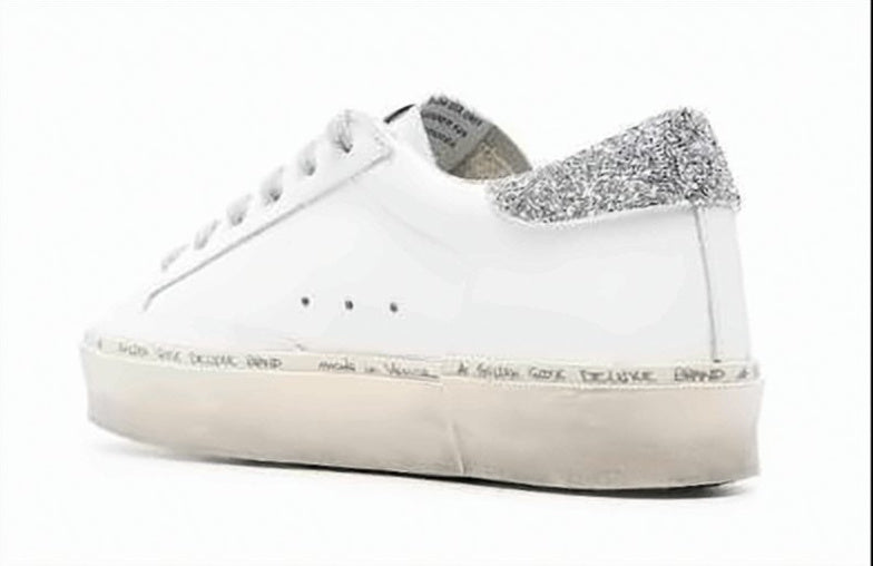 Low-Top Sneakers with Black Star Detail and Glitter Accents