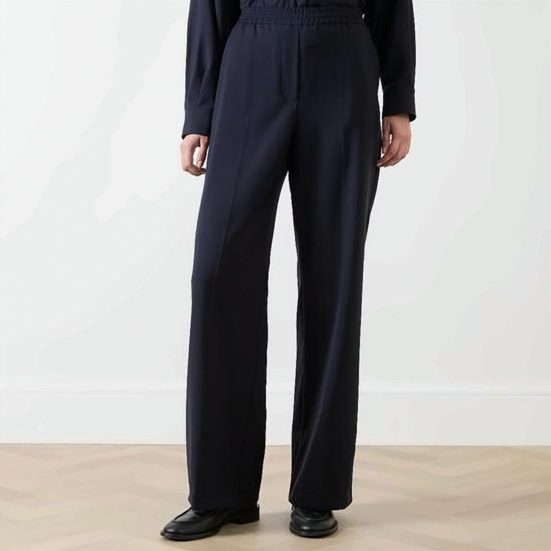Wide-Leg Pants With Elastic Waistband And Seam Detailing