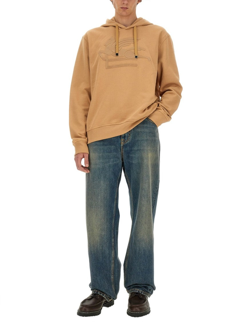 Sweatshirt With Prominent Pegasus Embroidery