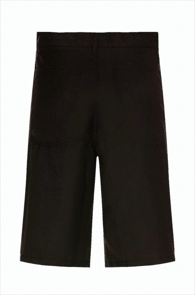 Mid-Thigh Length Minimalist Shorts with Patch Pockets