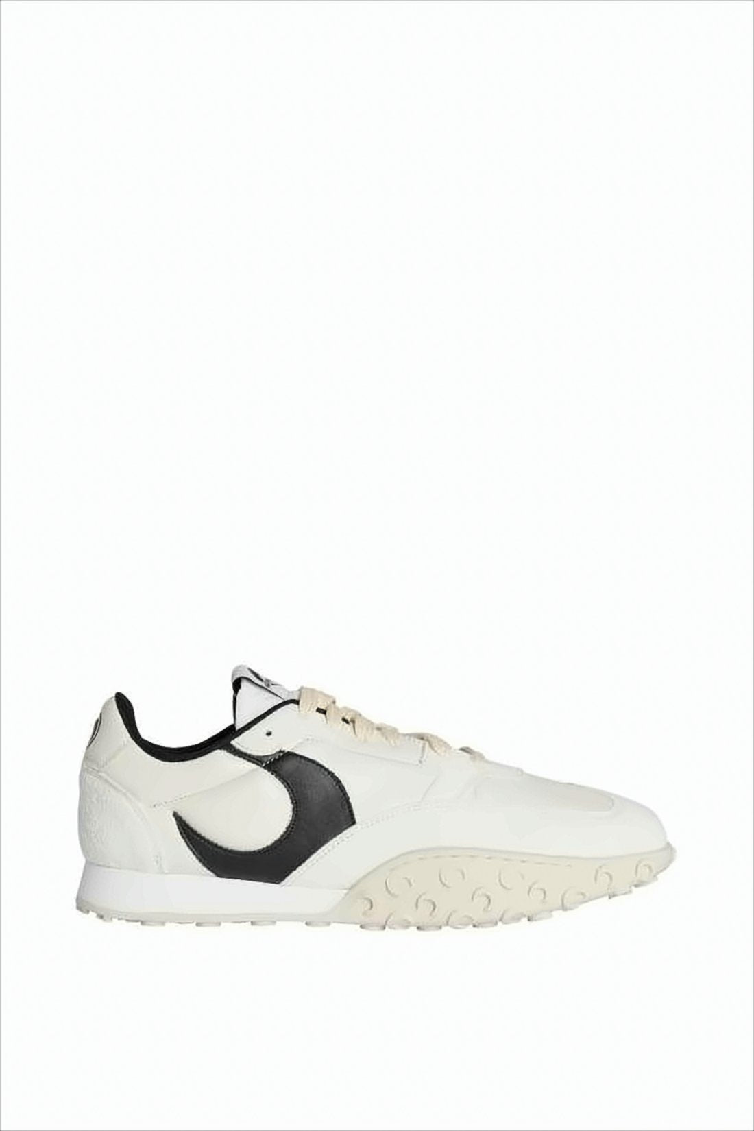 Smooth Leather Sneakers with Contrasting Design