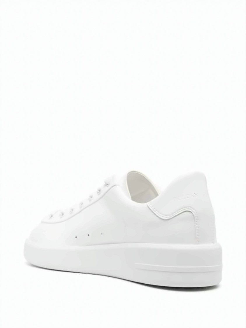 Minimalist White Low-Top Sneakers With Tonal Star Detail