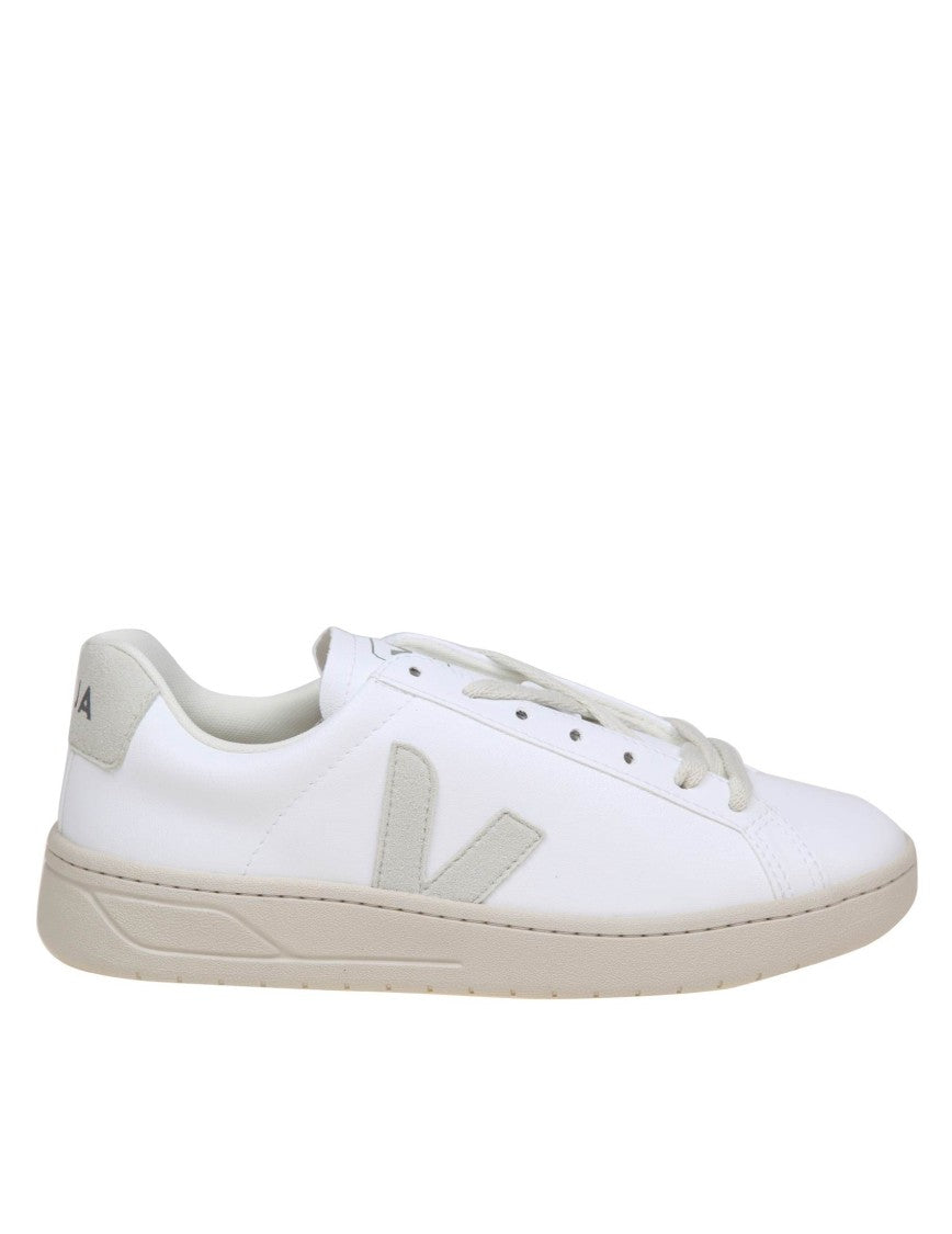 Urca Sneakers In White Coated Cotton