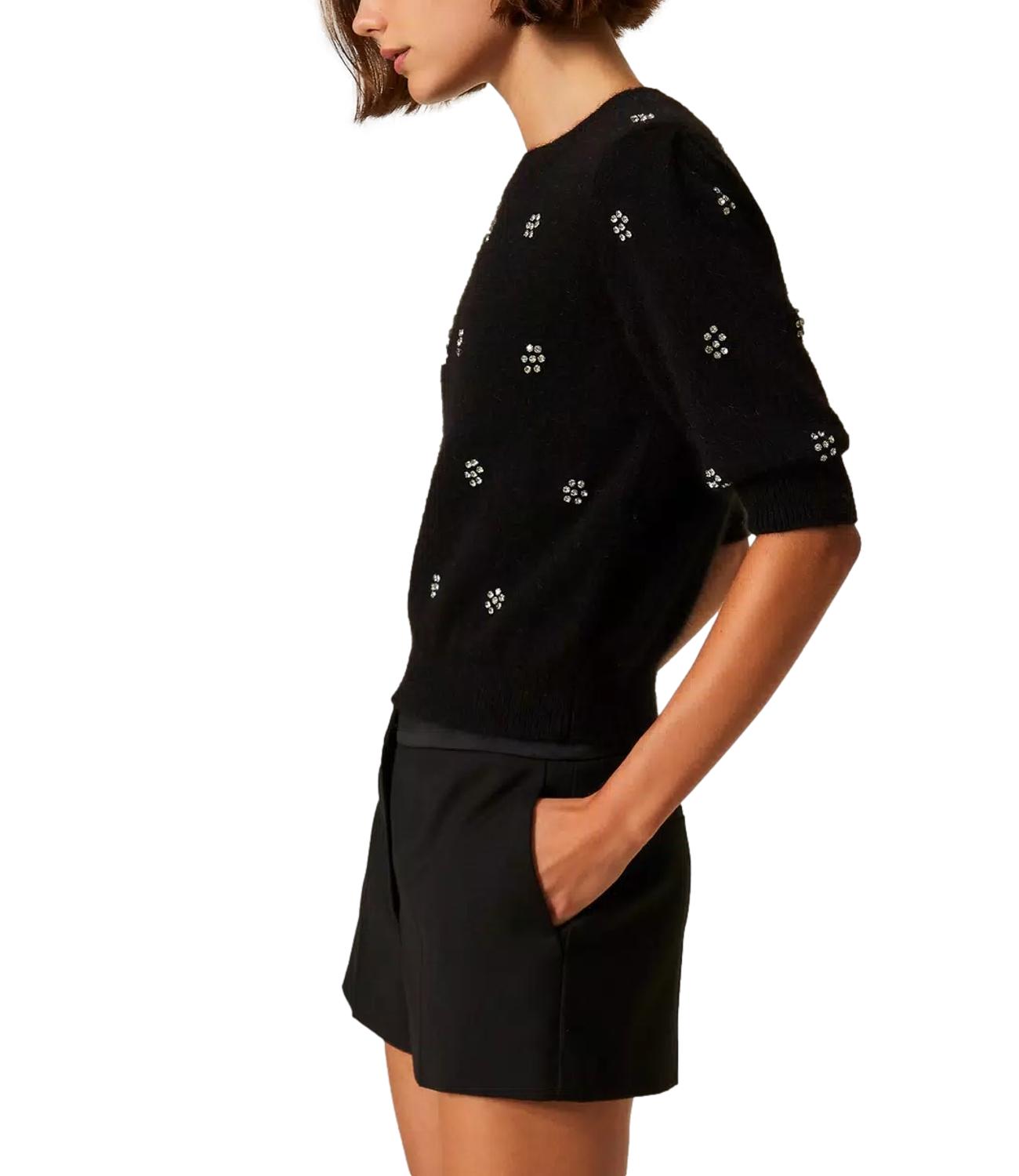 Embroidered Short-Sleeved Top With Fitted Silhouette