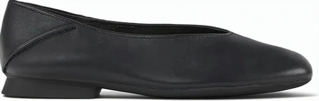 Minimalist Black Flat Shoes With Rounded Toe And Subtle V-Cut