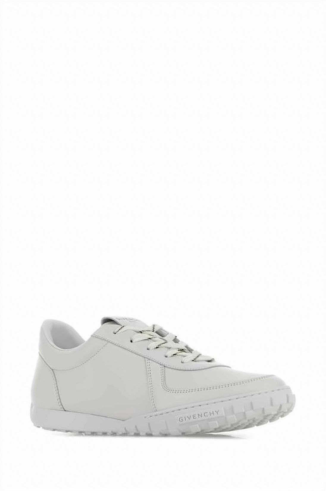 Smooth White Leather Sneakers with Textured Sole