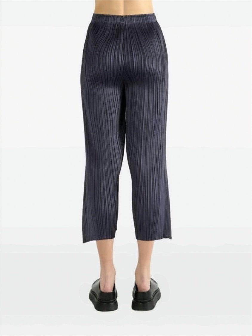 Cropped Relaxed Fit Pants With Pleated Texture